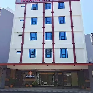 Capital O 90897 Island George Town