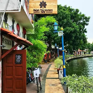 https://relish-the-moment-holiday-home.hotelsinmalacca.net